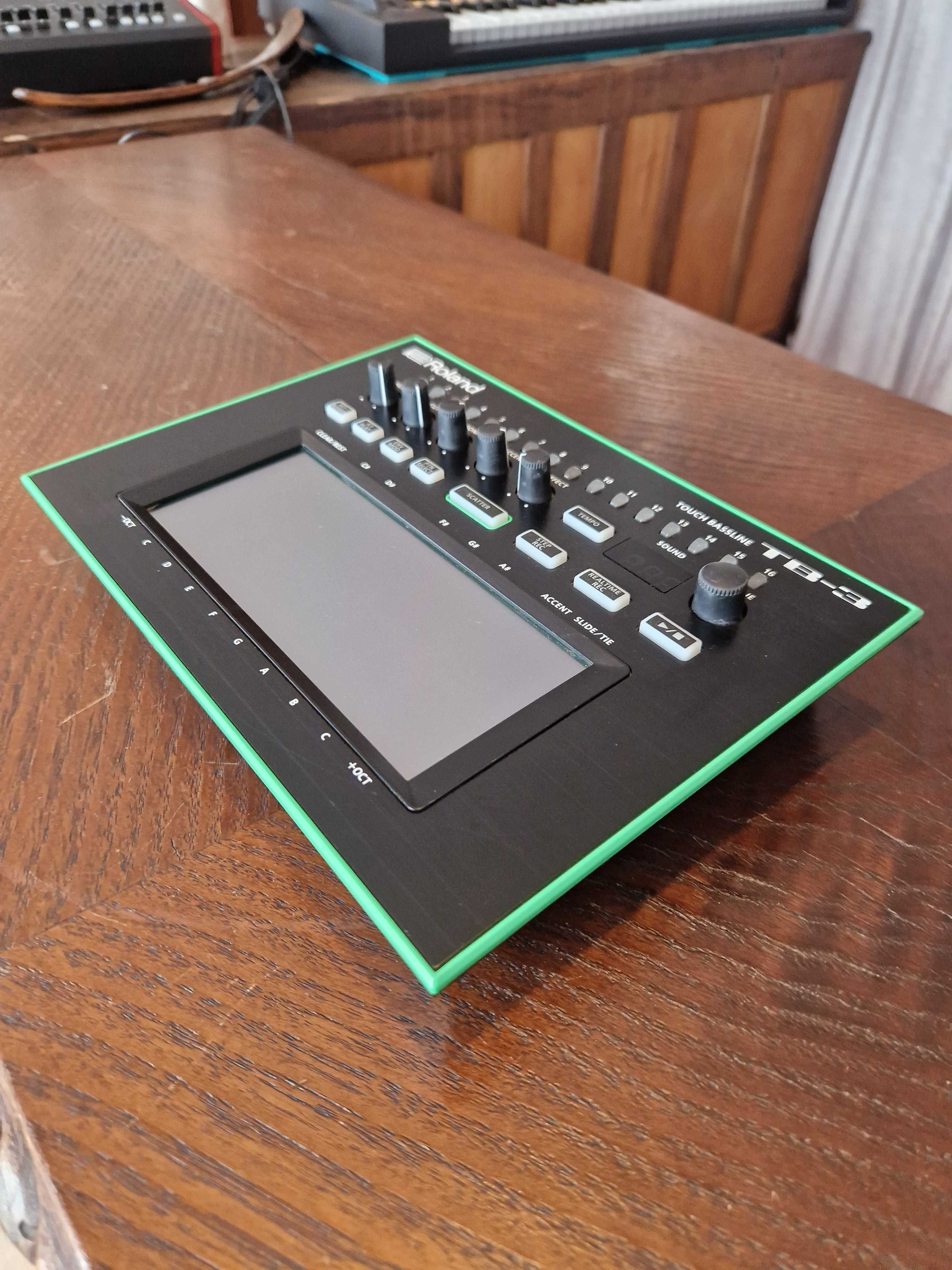 Roland TB3 - touch bassline