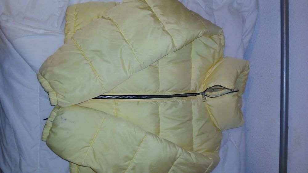 Blusão penas amarelo tamanho