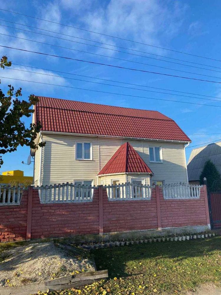 Продам хороший будинок з ремонтом та меблями! 4 кімнати! Газ! Гараж