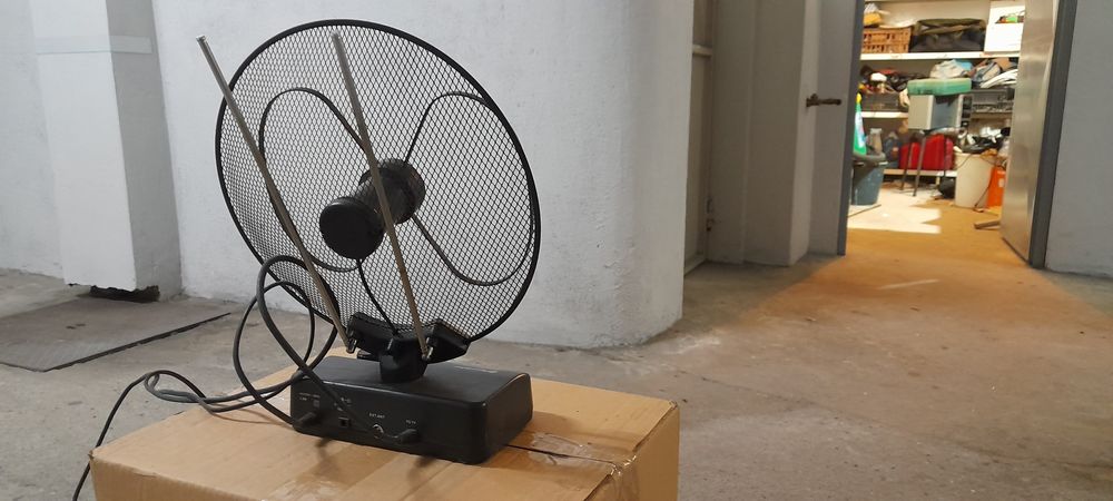 Antena interior para TV.