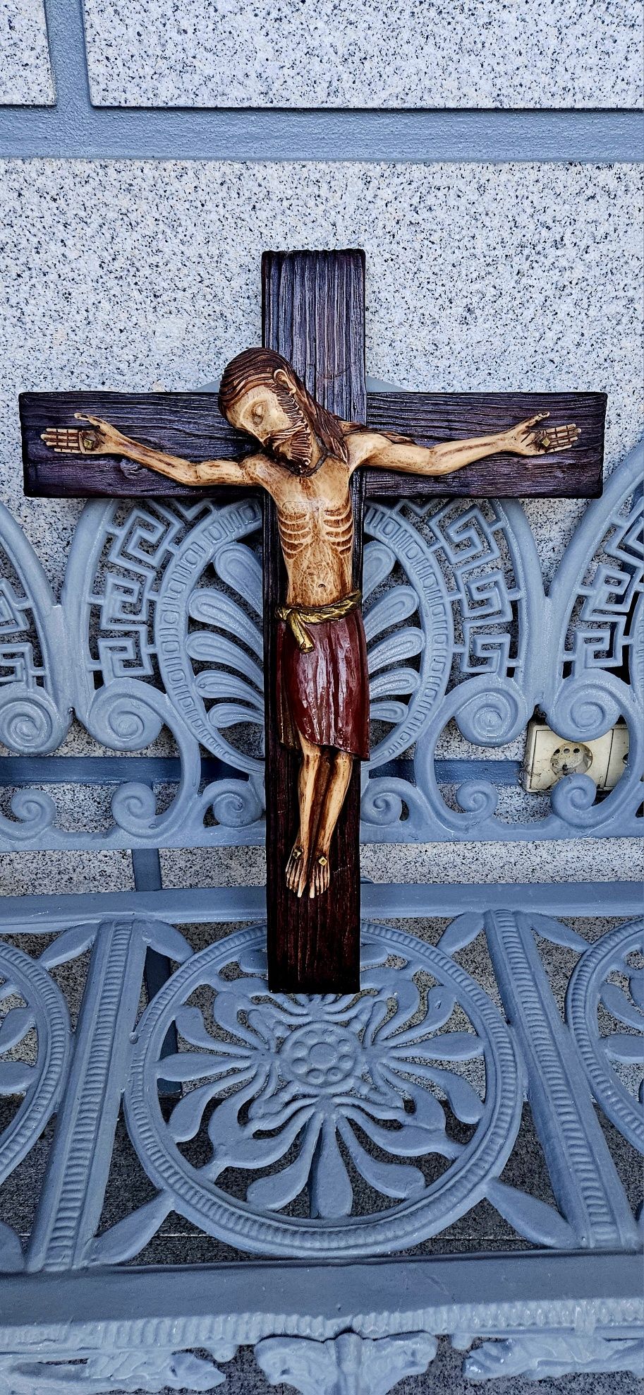 Cristo na cruz em madeira e marfim 60x45cm