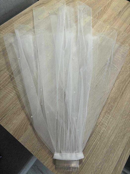 Krótki welon z perełkami - nowy