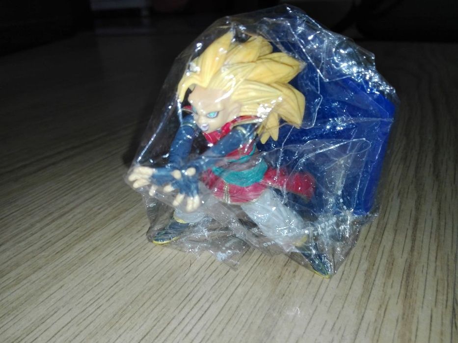 Figura com base Dragon Ball (nova)