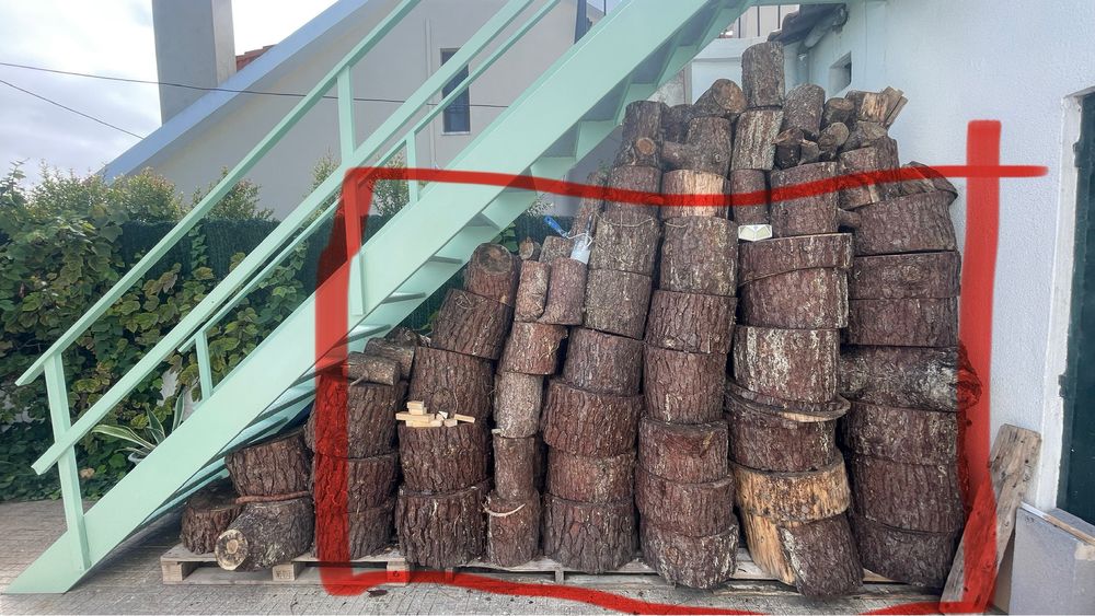 Lenha para lareira - Madeira seca - pinho pinheiro