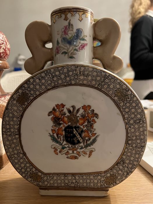 Jarra antiga brasão