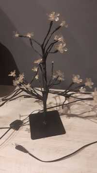 Lampka drzewko z kwiatami