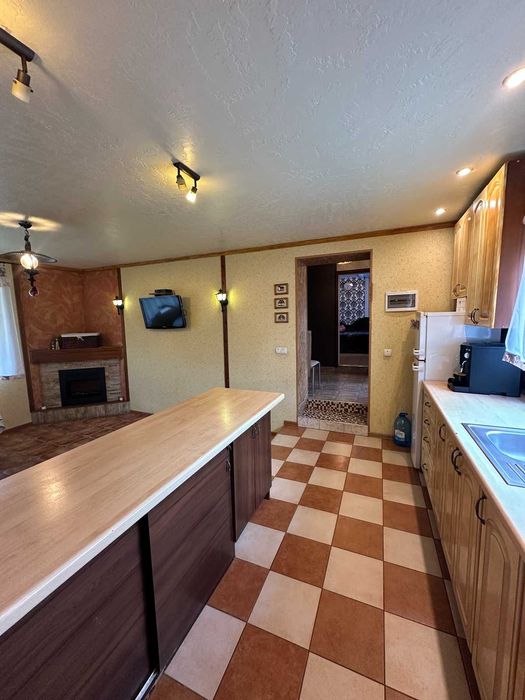 Продаж будинку з 4 спальнями та гаражем | Ружична, 6 соток