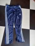 Sprzedam  męskie  spodnie  firmy  adidas
