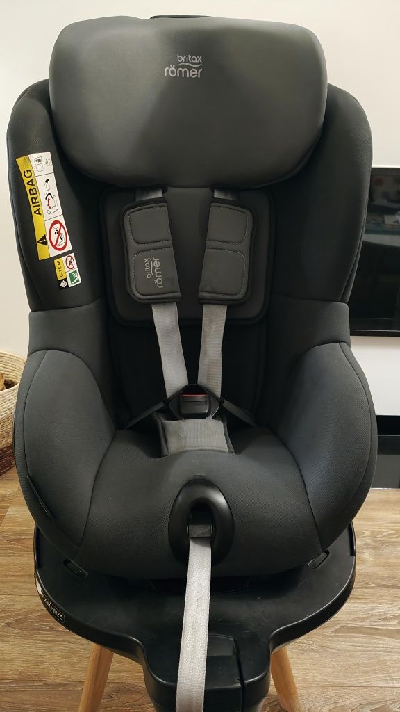 Fotelik Britax Dualfix M iSize 0-18kg 61-105cm 360 baza