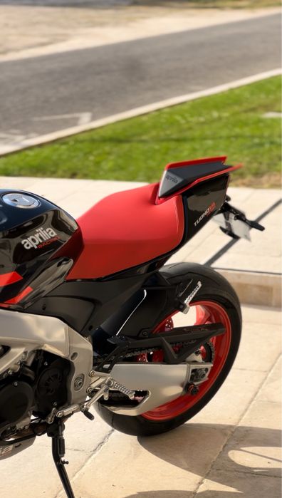 Aprilia Tuono V4 Factory 2021