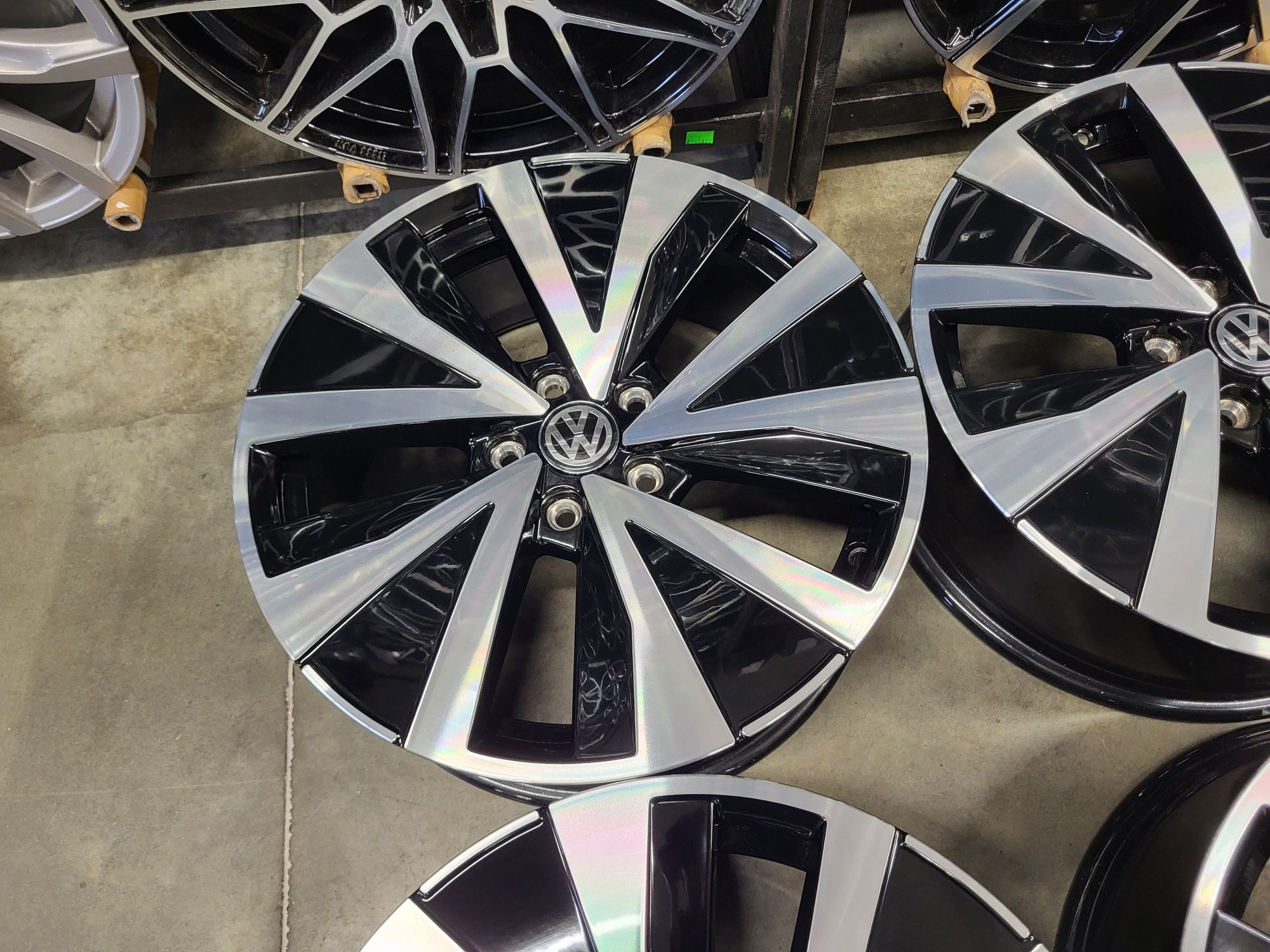 Alufelgi 18" 5x112 ET45 VW T-Rock Tiguan OEM Golf V VI  Caddy