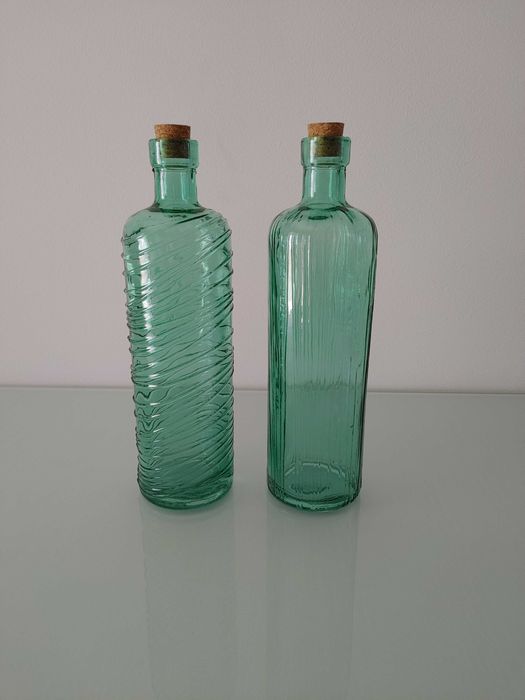 Conjunto garrafas em vidro verde