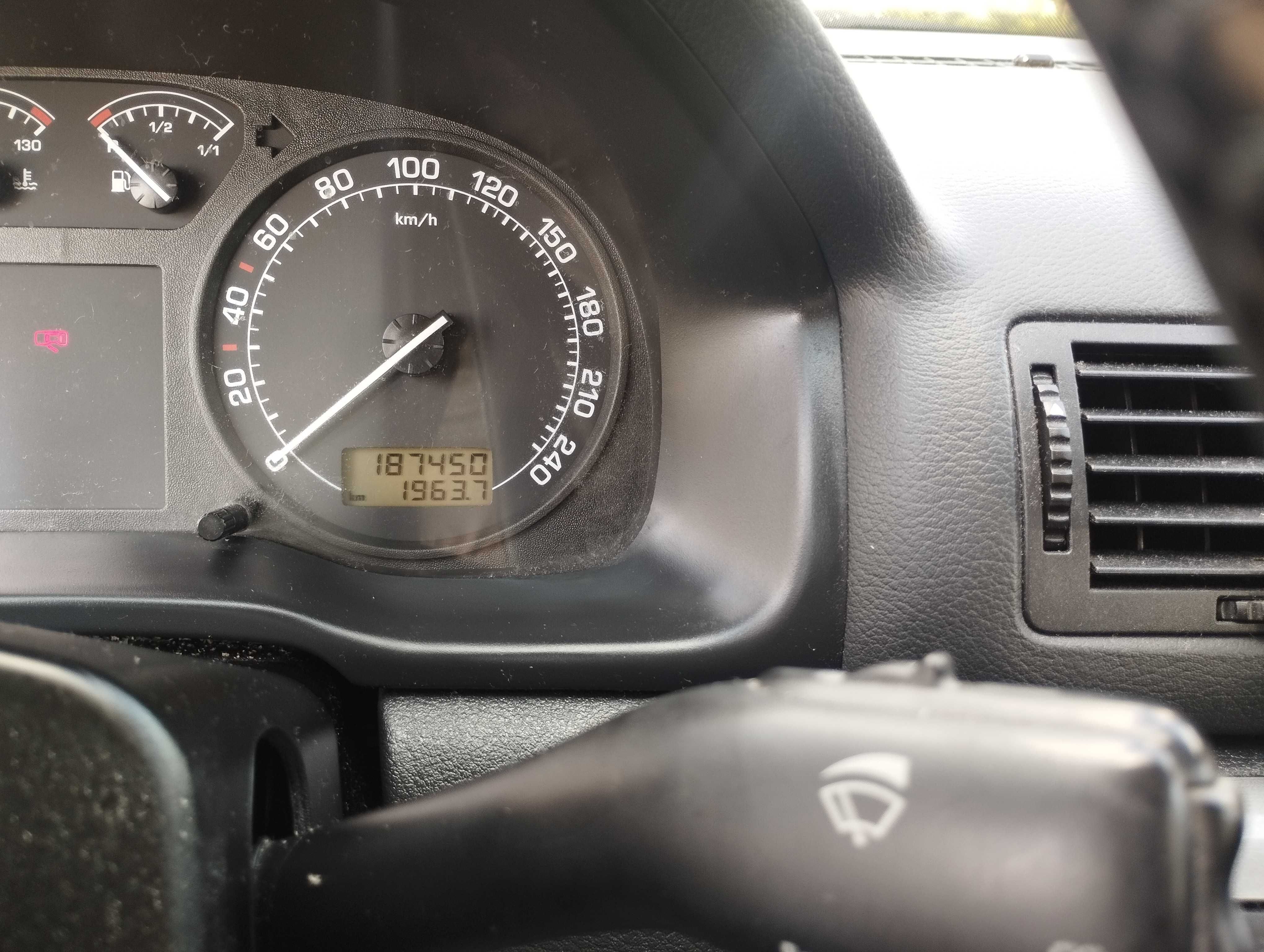 Skoda Octavia I 2005 r. benzyna 1.6