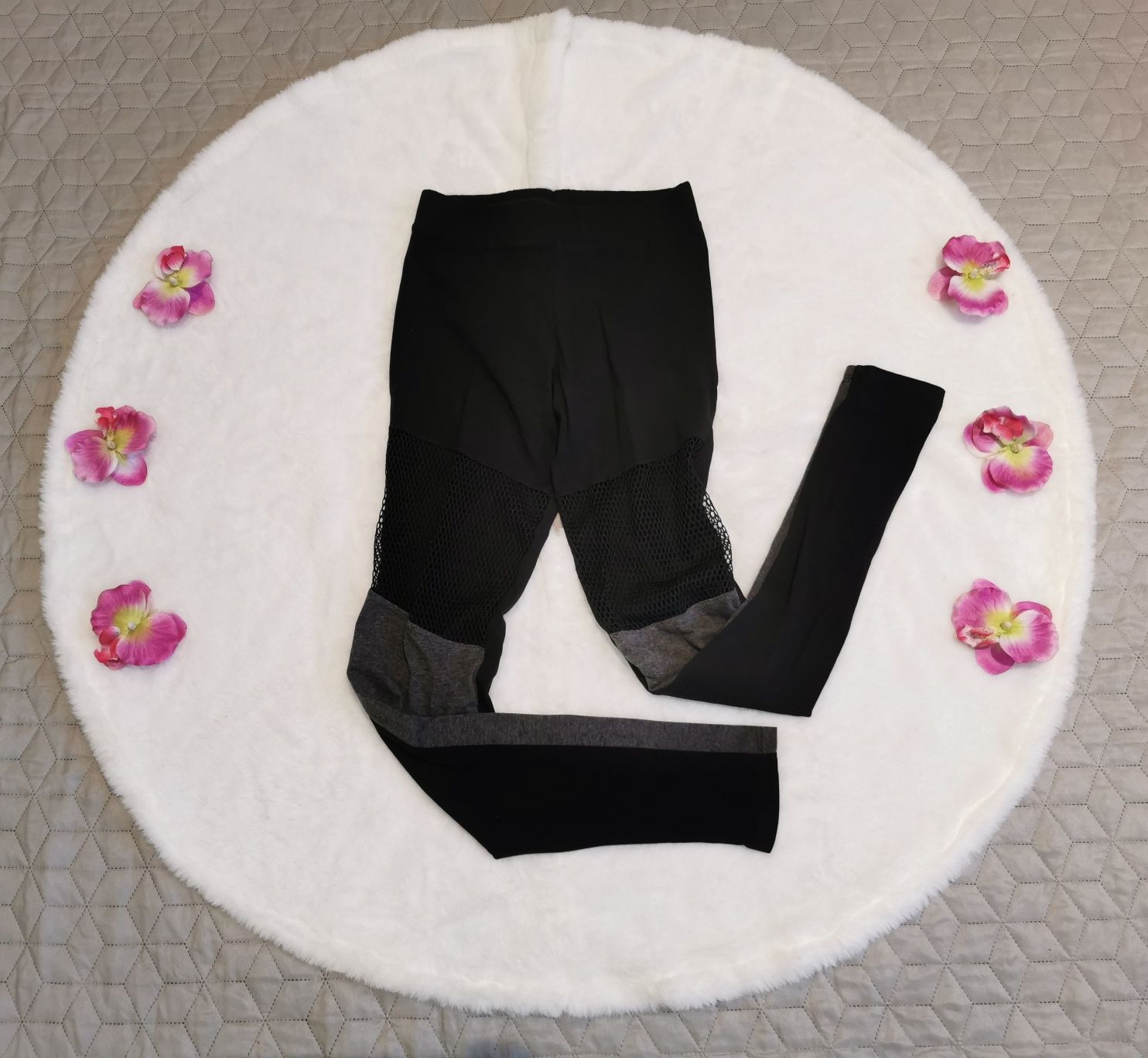 Legginsy zdobione siatką