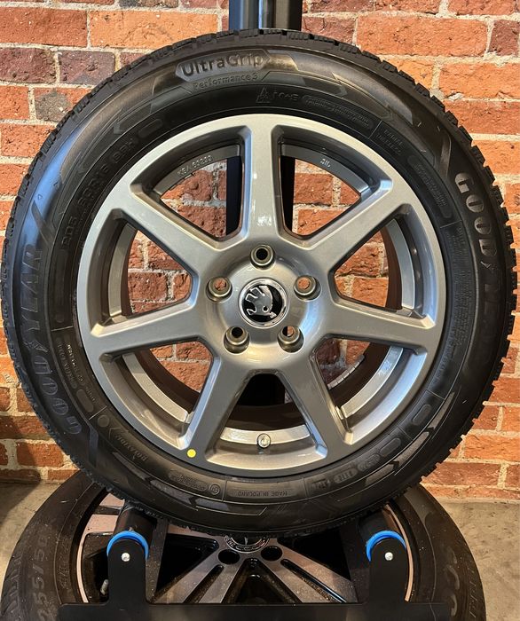 Koła Zimowe 16 Skoda Octavia 205/60R16 Nowe 5x112 Goodyear 2024 Felgi