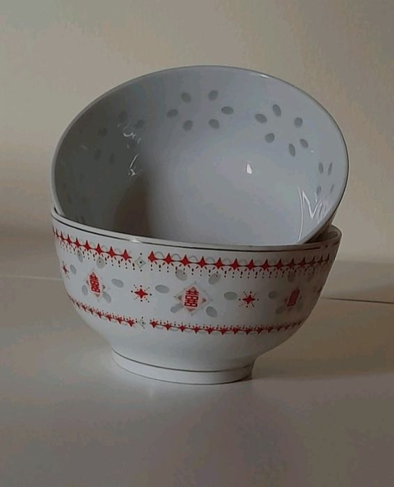 2 tigelas de porcelana