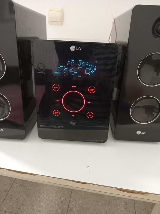 Музикальний центр LG MINI HOME THEATER