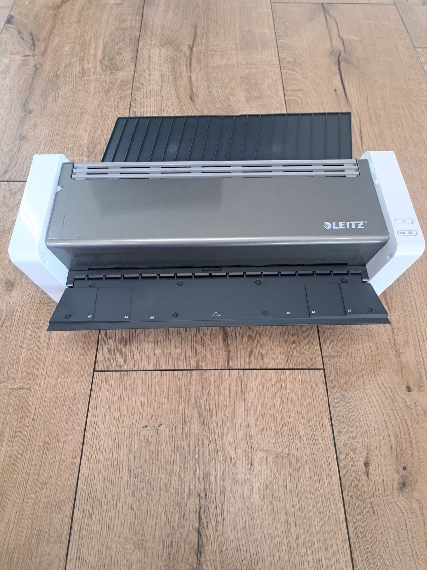 Laminarka Leitz iLAM Touch A3