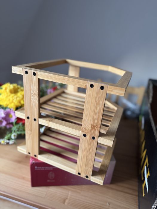 Drewniany stojak na talerze Smukee