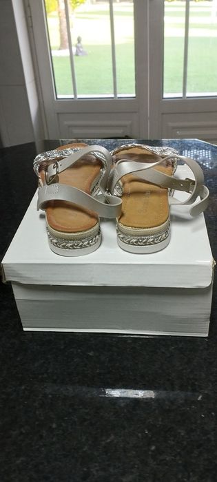 Sandálias prateadas