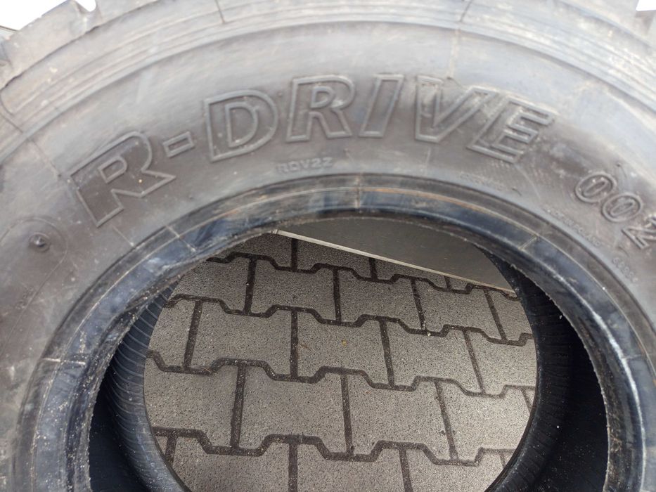 2x235/75R17,5 RDrive 002