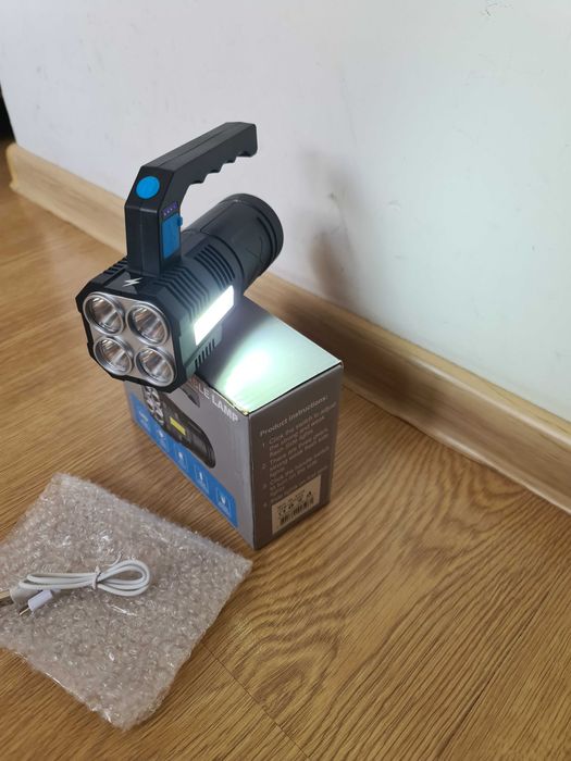 Mocna latarka taktyczna LED  2000LM akumulatorowa