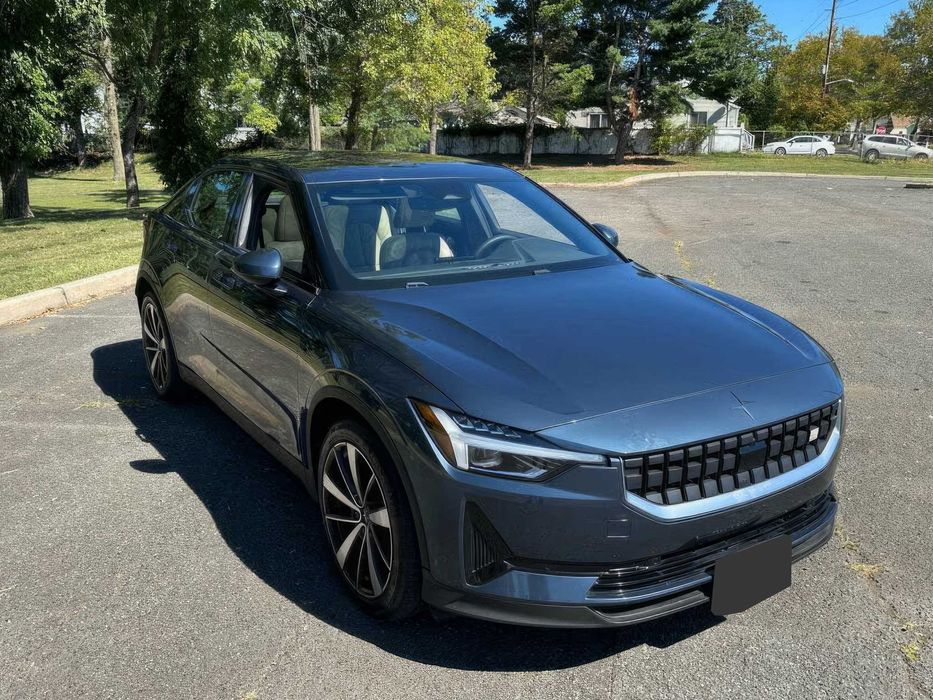 Polestar 2      2022