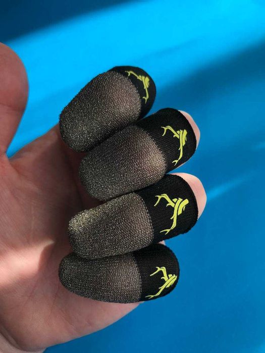 Напальчники с серебряным волокном для телефона, 4 шт. + кейс