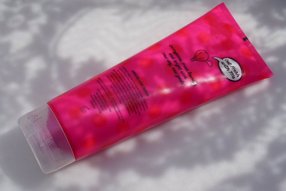 Victoria's Secret Pink New! Scented Body Lotion FRESH & CLEAN