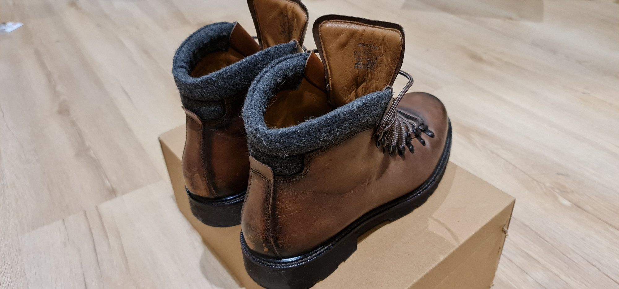 Botas em pele Massimo Dutti n.40 NOVAS