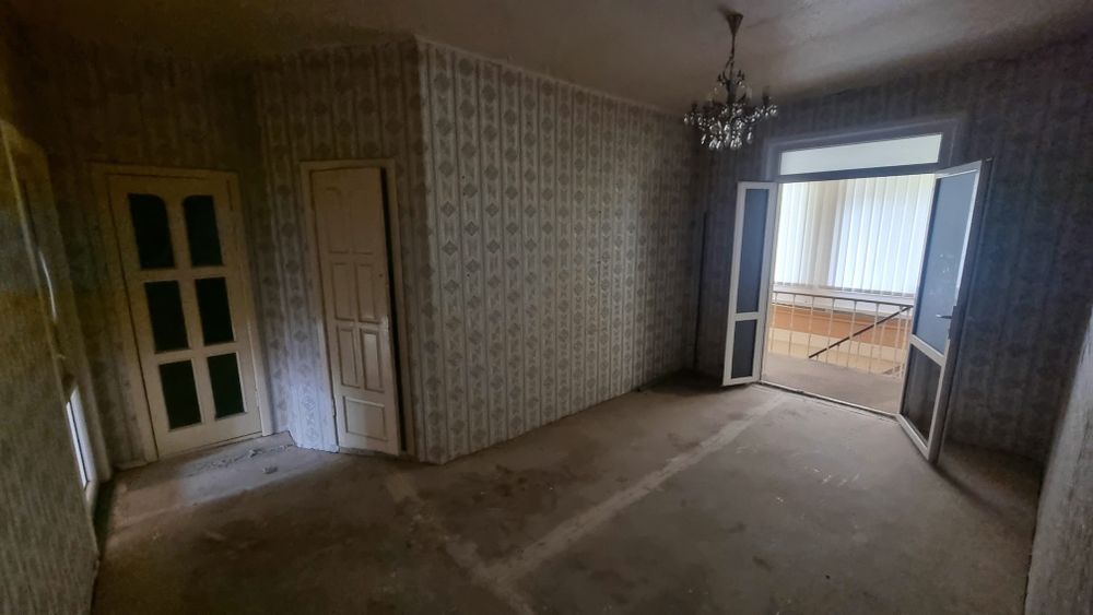 Продам  3 кімнатну квартиру центр окремий вхід 90 м.кв.