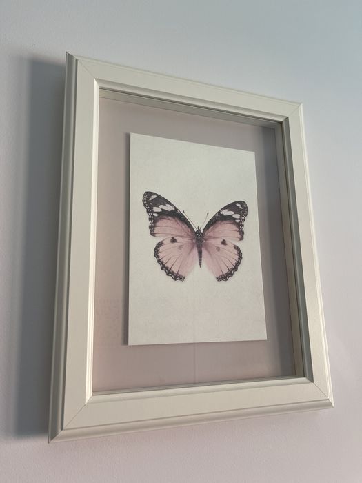 Quadro ikea com borboleta como novo