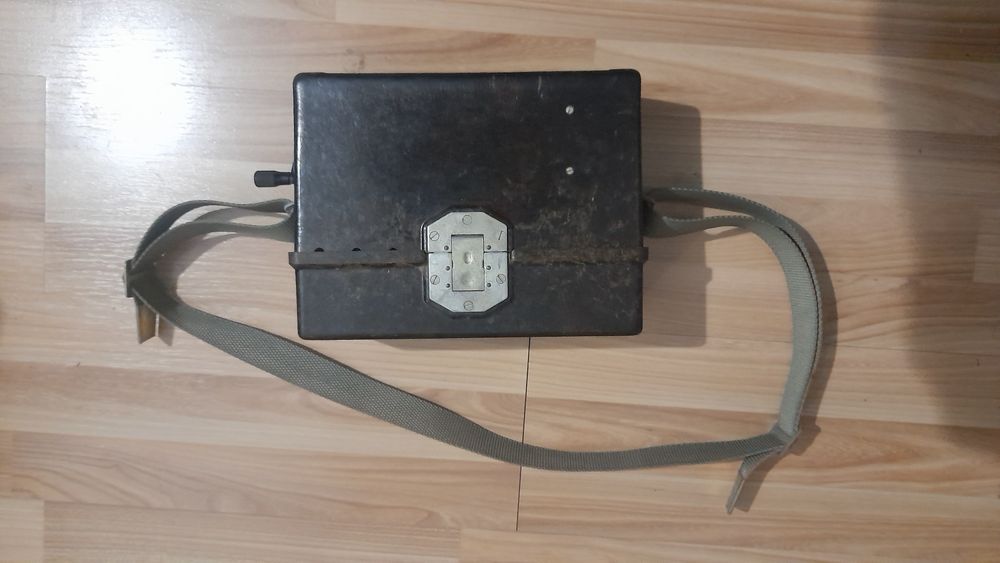 Telefon polowy MB-66.