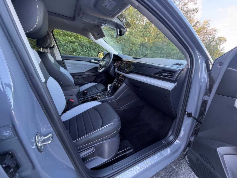 Volkswagen Taos      2024