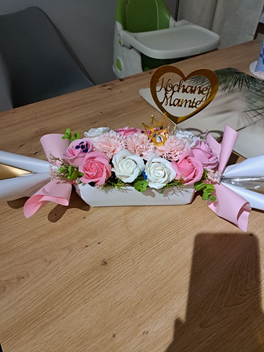 Piękny flowerbox w kształcie cukierka