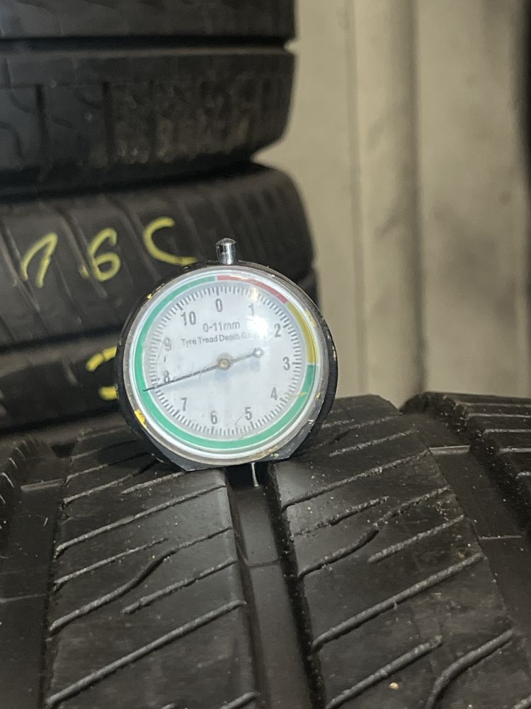 *Opony Goodyear 235/50/19C para