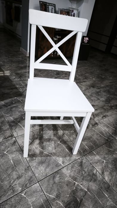 Stół + 4 krzesła kolor biały JYSK