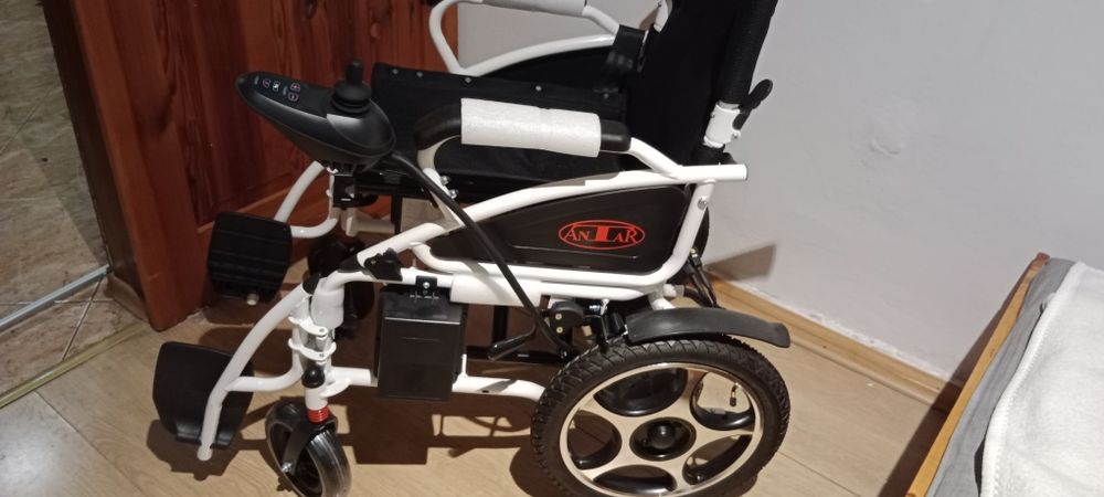 Wózek inwalidzki elektryczny