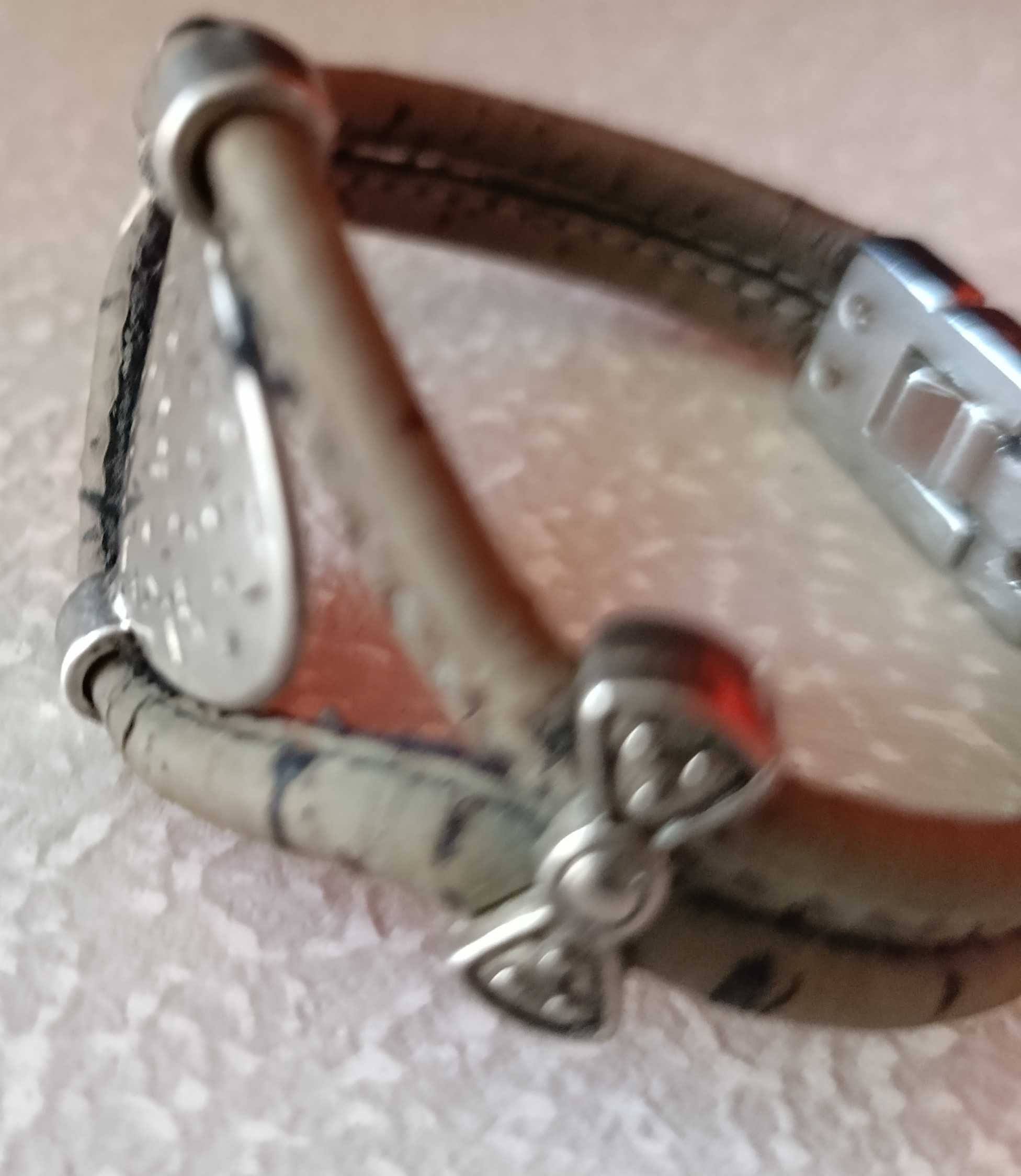 Conjunto Pulseira pele Genuína, verde e metal + 1 Brinco Estrela