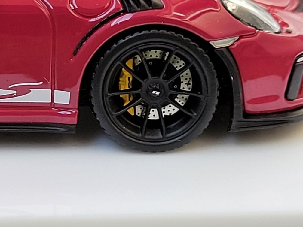 Porsche 911  gt2 rs 1:64 Fuelme hot wheels