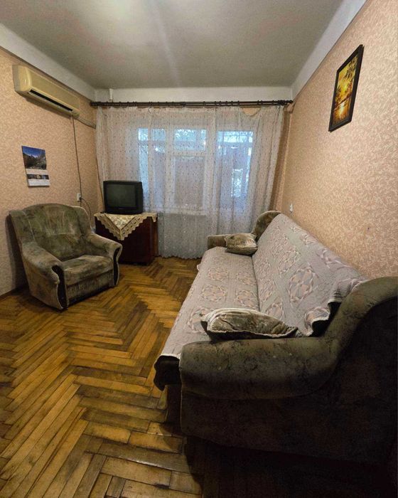 Продам двухкомнатную квартиру в центре