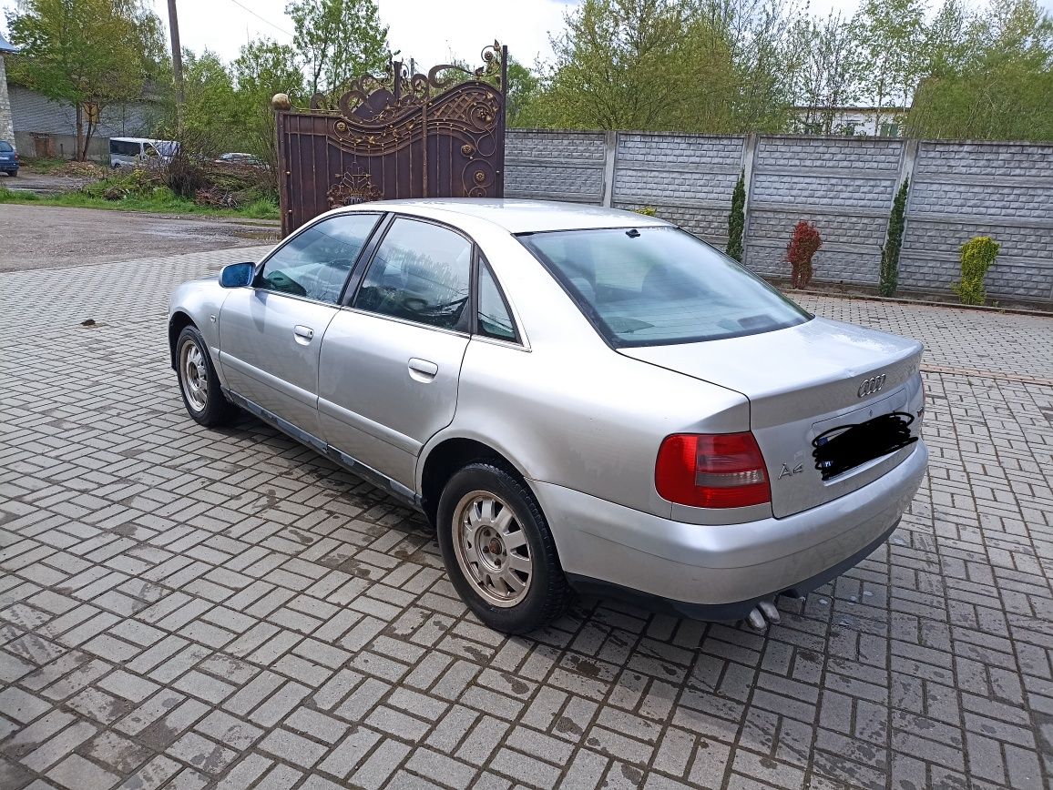 Audi A4 1.9 tdi.