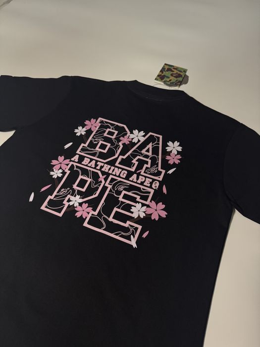 !!!РОЗПРОДАЖ!!! Футболка Bape x Sakura Чорна та біла розмір S
