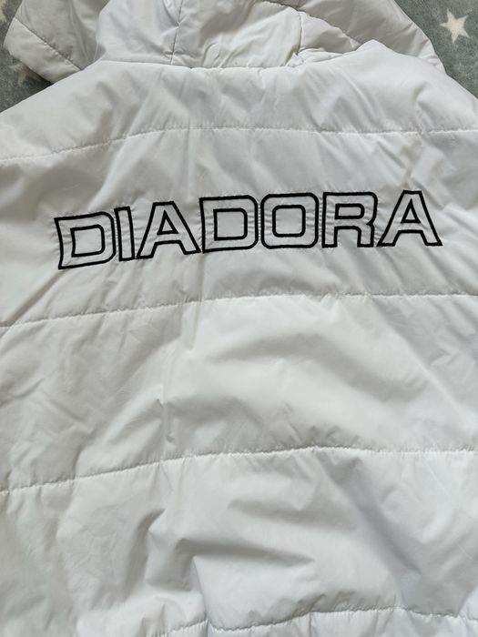 Куртка жіноча в хорошому стані