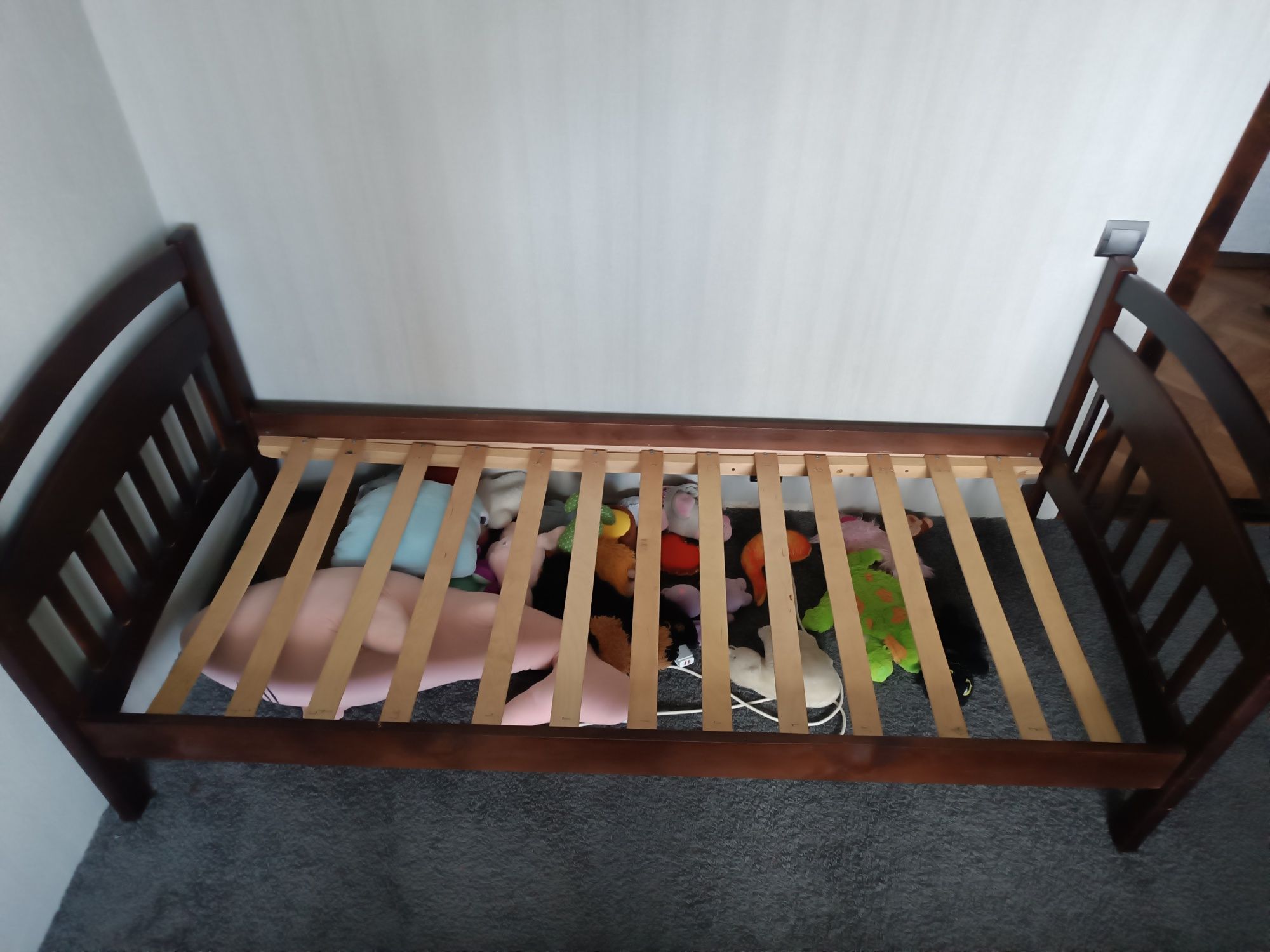 Продам ліжко з матрацом