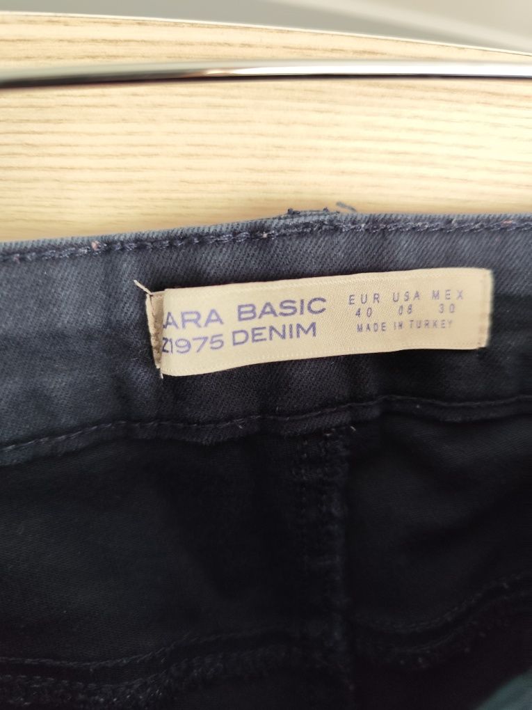 Spodnie jeansowe Zara Basic rozmiar M