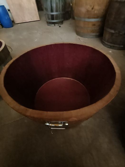 Vasos de barril ou banheira antigas