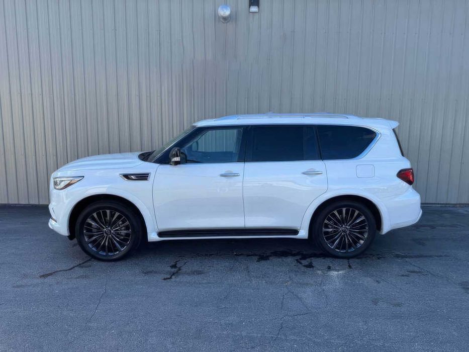 Infiniti QX80 Premium Select      2021