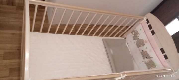 Oddam łóżeczko w dobrym stanie za 250 zł odbiór osobisty