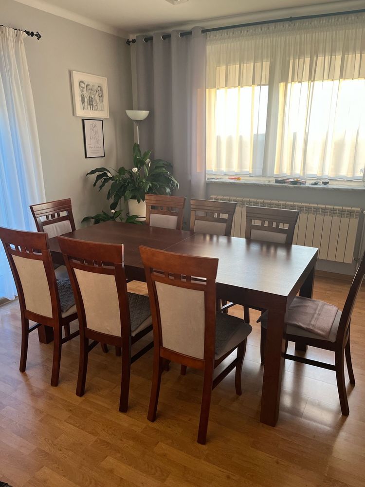 Zestaw mebli stół rozkładany + 6 krzeseł